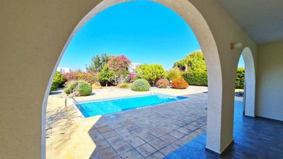 Detached Villa For Sale  in  Agios Georgios