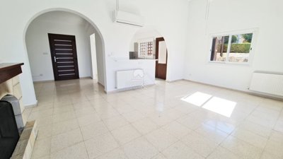 Bungalow For Sale  in  Tala - Kamares