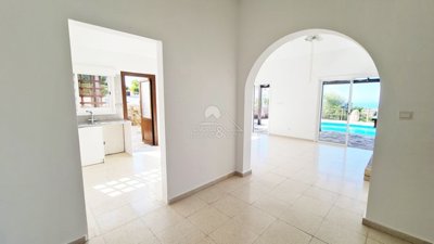 Bungalow For Sale  in  Tala - Kamares