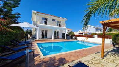 Detached Villa For Sale  in  Peyia - Coral Bay