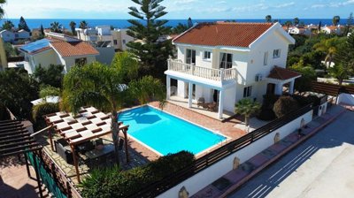 Detached Villa For Sale  in  Peyia - Coral Bay