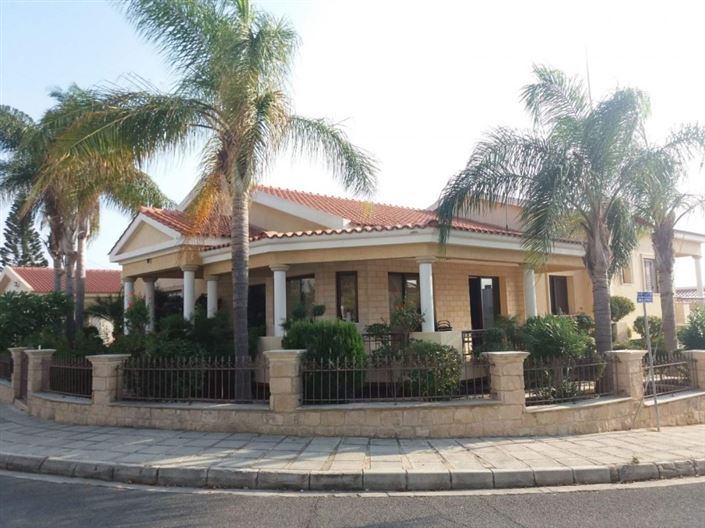 Image No.1-6 Bed Villa for sale