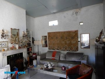 A Vintage 3 bedroom Stone Property in Armou is for Sale