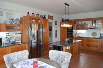 Detached Villa For Sale  in  Letymvou