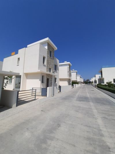 Image No.1-3 Bed Villa for sale