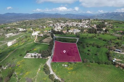 Residential field in Fyti, Paphos