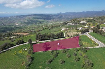 Residential field in Fyti, Paphos