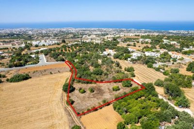 Residential field in Tremithousa, Paphos