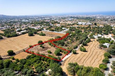 Residential field in Tremithousa, Paphos