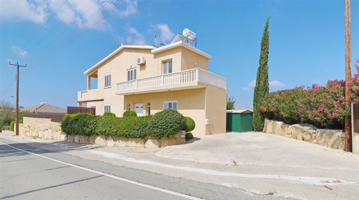 Image No.1-3 Bed Villa for sale