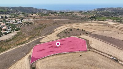 Residential Field in Kathikas, Paphos