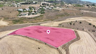 Residential Field in Kathikas, Paphos