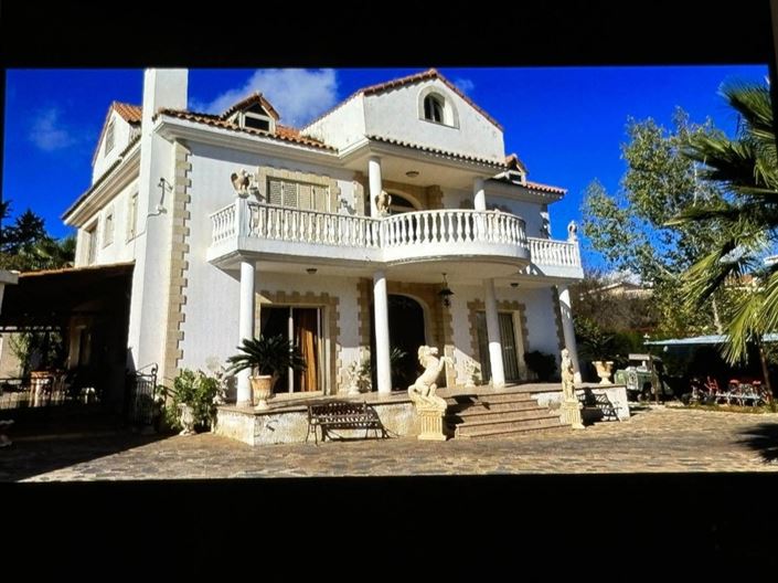 Image No.1-7 Bed Villa for sale