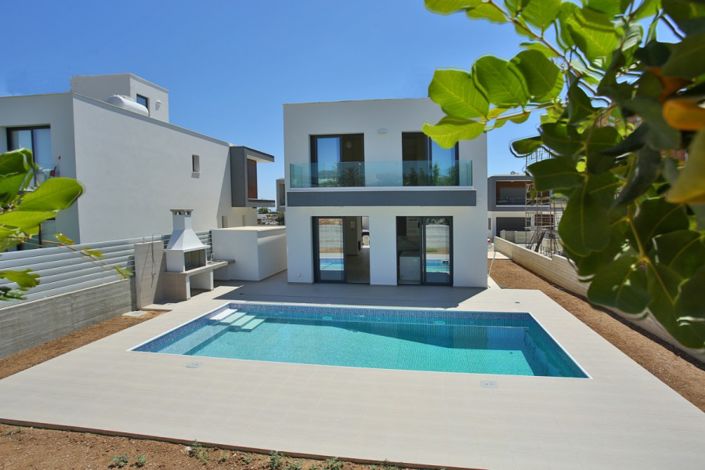 Image No.1-3 Bed Villa for sale