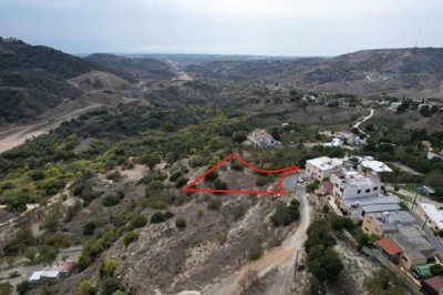 Residential field in Marathounta, Paphos