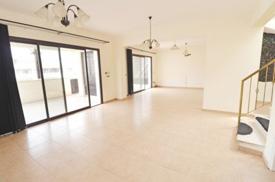 Penthouse For Sale  in  Kato Pafos