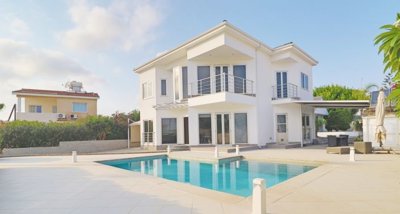 Detached Villa For Sale  in  Sea Caves