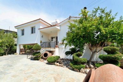 Detached Villa For Sale  in  Chlorakas