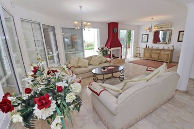 Detached Villa For Sale  in  Sea Caves