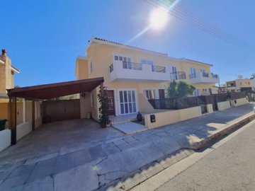 Detached Villa For Sale  in  Chlorakas