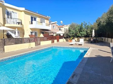 Detached Villa For Sale  in  Chlorakas