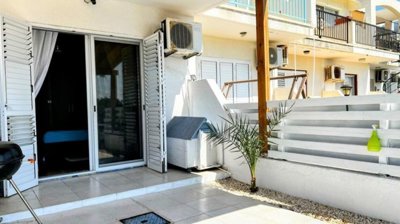 Penthouse For Sale  in  Kato Pafos