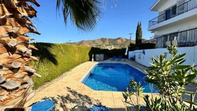 Detached Villa For Sale  in  Argaka