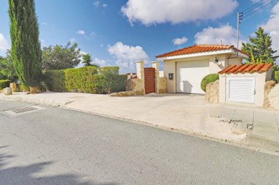 Detached Villa For Sale  in  Kamares