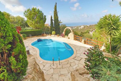 Detached Villa For Sale  in  Kamares