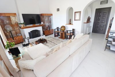 Detached Villa For Sale  in  Kamares