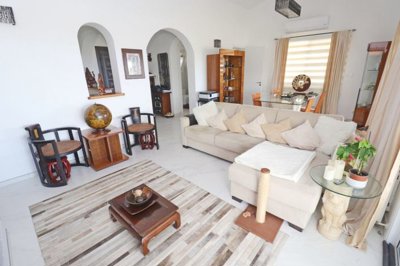 Detached Villa For Sale  in  Kamares