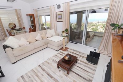 Detached Villa For Sale  in  Kamares