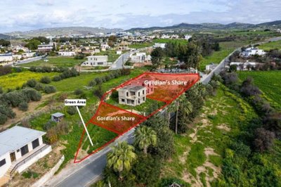 Shared residential field in Timi, Paphos