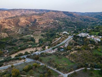 Plot - Giolou, Paphos