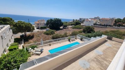 Apartment For Sale  in  Sea Caves