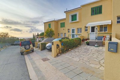 Town House For Sale  in  Peyia Village