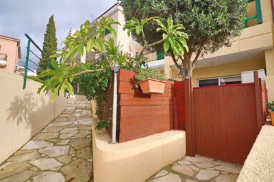 Town House For Sale  in  Peyia Village