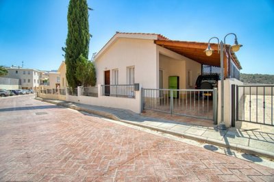 Detached Villa For Sale  in  Peyia Village