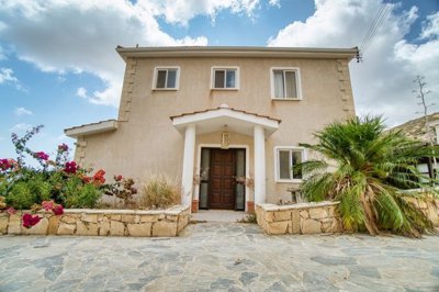 Detached Villa For Sale  in  Peyia Village