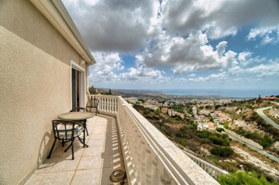 Detached Villa For Sale  in  Peyia Village