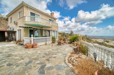 Detached Villa For Sale  in  Peyia Village