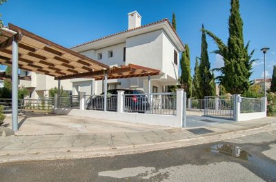 Detached Villa For Sale  in  Kato Pafos