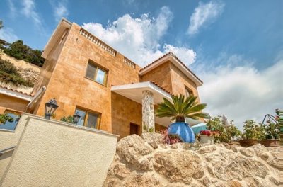 Detached Villa For Sale  in  Chlorakas