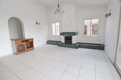 Bungalow For Sale  in  Peyia Village