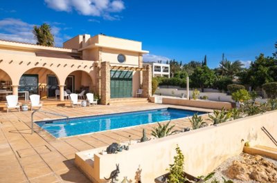 Detached Villa For Sale  in  Sea Caves