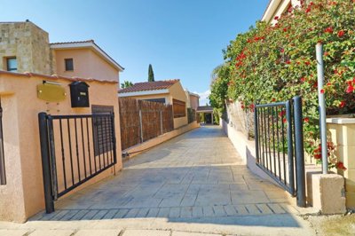 Detached Villa For Sale  in  Kouklia Village