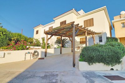 Town House For Sale  in  Peyia Village