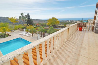 Detached Villa For Sale  in  Peyia Village