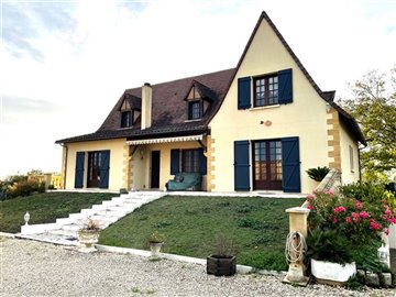 1 - Bergerac, House