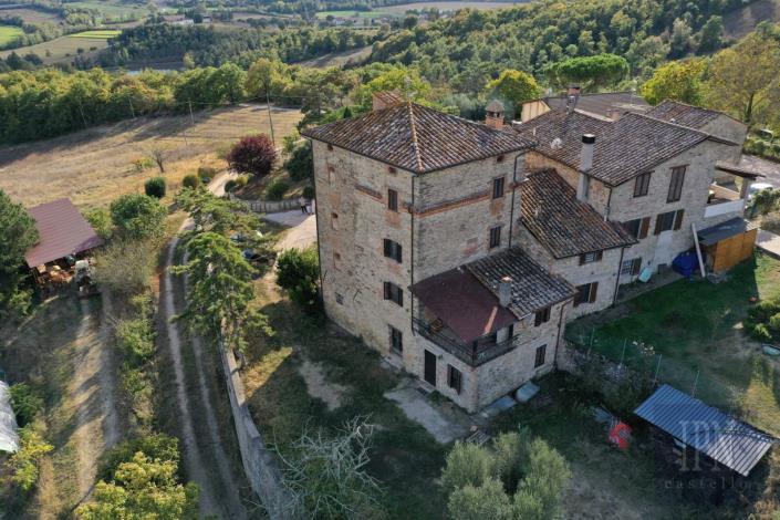 Image No.1-Ferme de 6 chambres à vendre à Umbertide